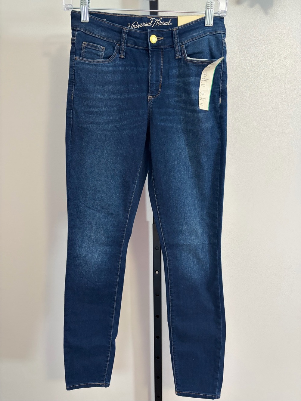 NWT Universal Thread Mid-Rise Skinny Jeans in Indigo Wash